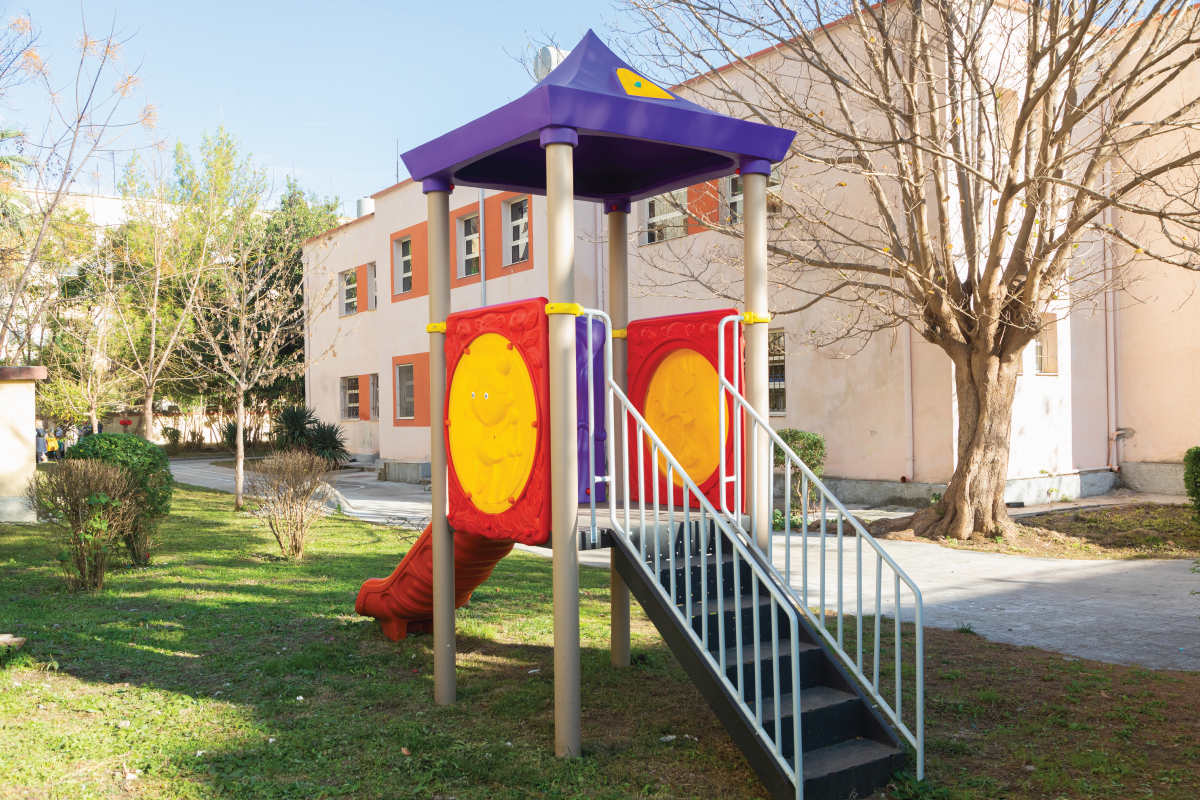 Jumbo-AL-builds-kindergarten-playgrounds-2