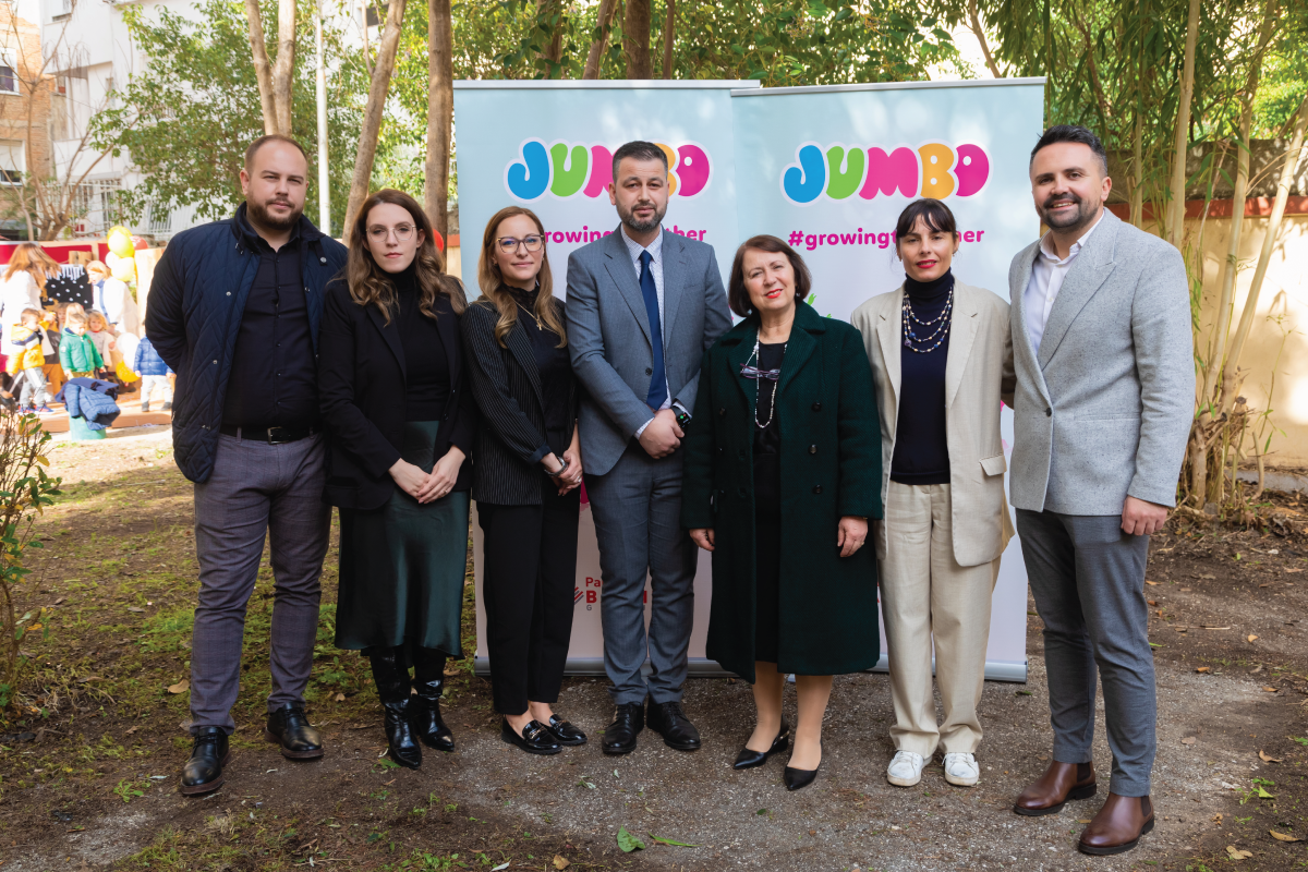Jumbo-AL-builds-kindergarten-playgrounds-3